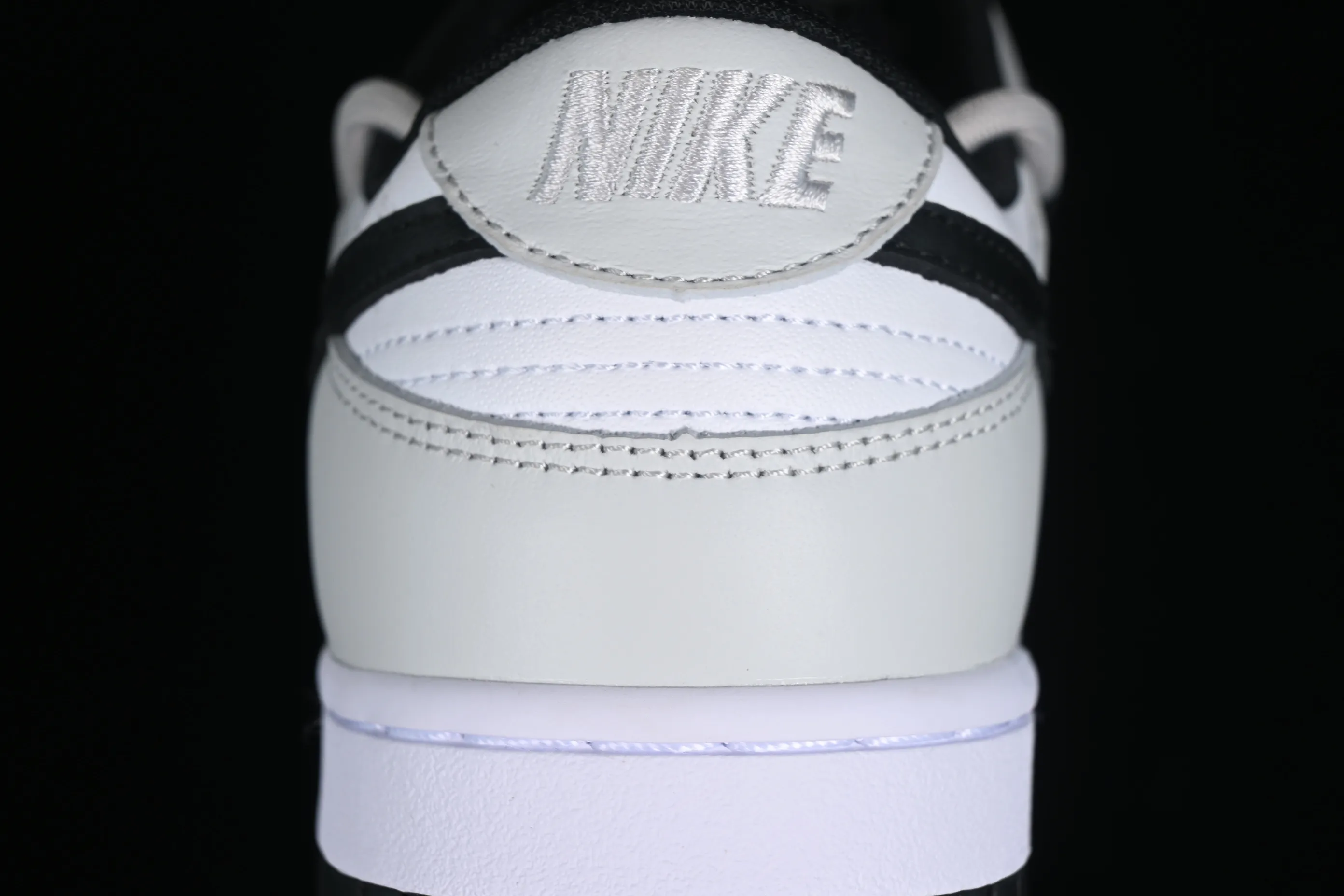 All categories Nk SB Dunk series Nk SB Dunk Low Low-top sneakers Nk Dunk Low Letter Panda Black and gray high street deconstruction SB strap low-top casual sneakers CW1590-100